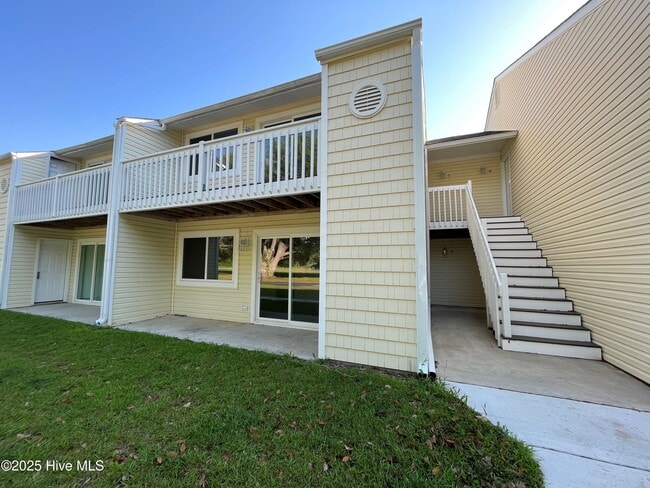 property at 2036 Sloop Point Loop Rd
