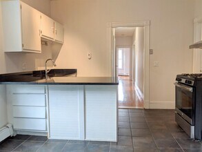 393 Washington St, Unit 3 in Somerville, MA - Building Photo - Building Photo