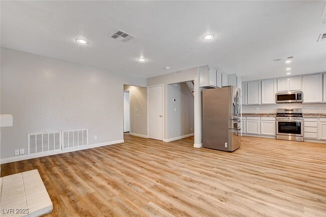 property at 446 Nettleton Cir