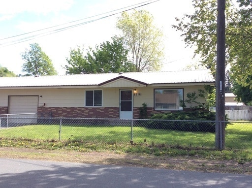 property at 2816-2818 N Ella Rd