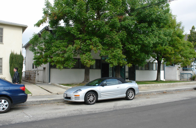 417 E Palmer Ave in Glendale, CA - Building Photo - Building Photo