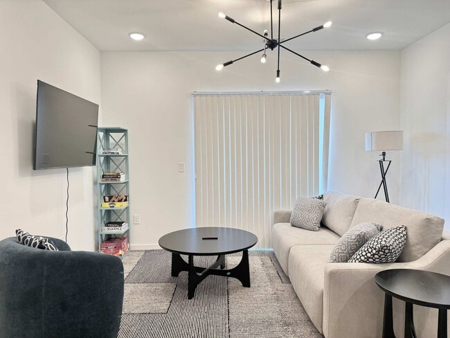 525 Parkway Dr NE in Atlanta, GA - Building Photo - Building Photo