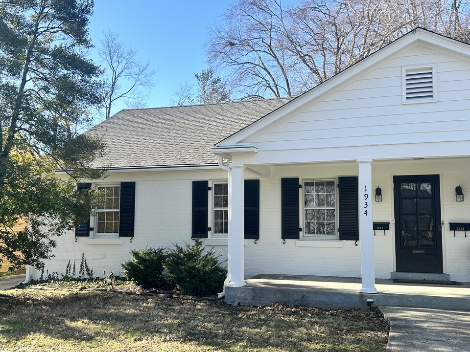 1934 Fontaine Rd in Lexington, KY - Building Photo