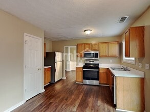 1633 Sparrow Wood Ln SW in Marietta, GA - Building Photo - Building Photo