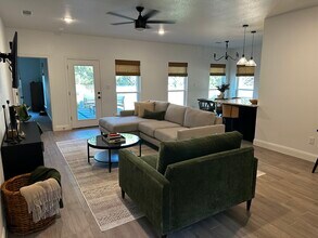 4707 Llano St in Granbury, TX - Building Photo - Building Photo