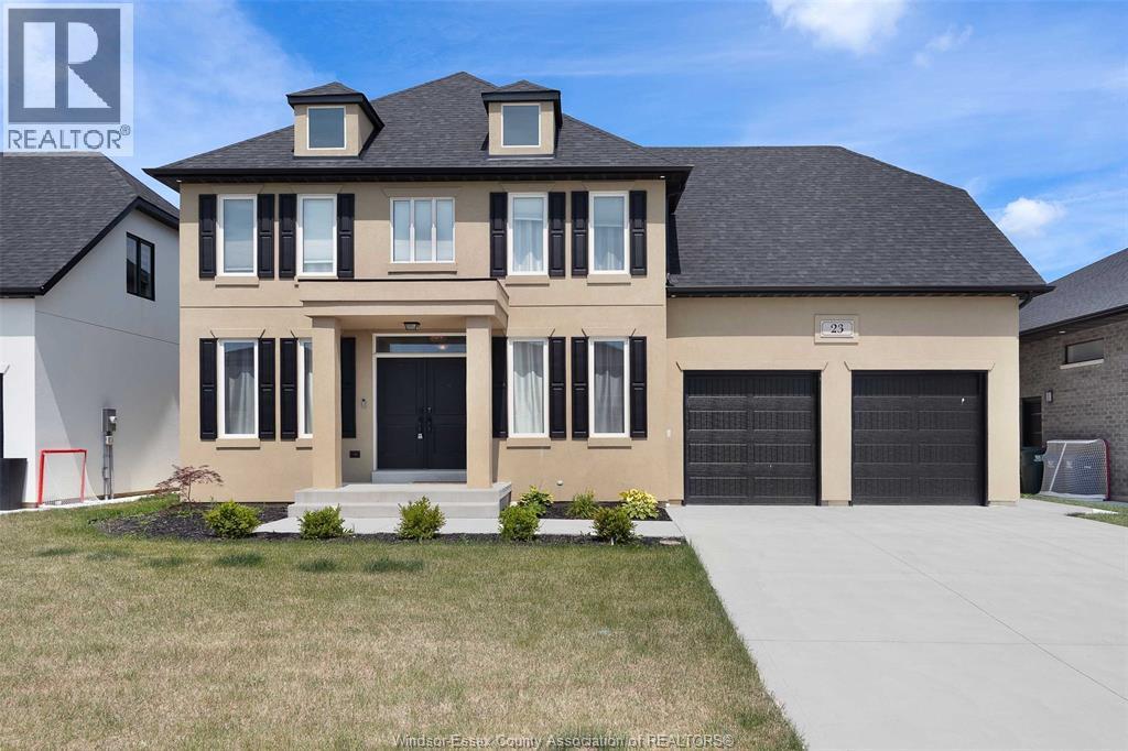 23 Belleview Dr in Kingsville, ON - Building Photo