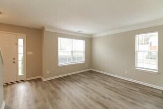 100 Old Surrey Ct in College Park, GA - Building Photo - Building Photo