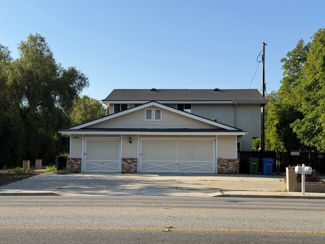 property at 4989 E Cochran St