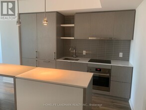 100-2100 Harbour St in Toronto, ON - Building Photo - Building Photo