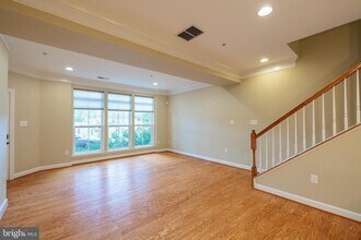 256 Urban Avenue in Gaithersburg, MD - Building Photo - Building Photo