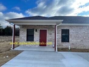 260-262 Chisholm Trail in Reno, TX - Building Photo - Building Photo