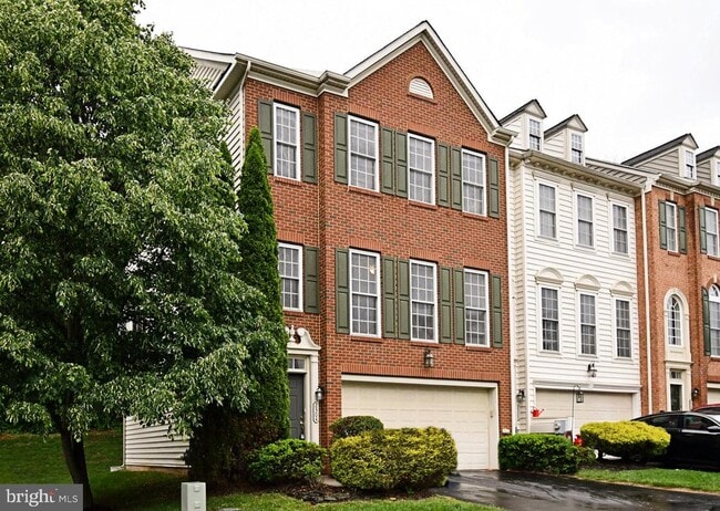 property at 2304 Lennon Ln