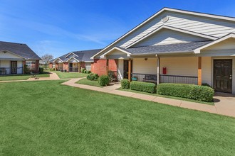 Parkstone Senior Village in Wichita Falls, TX - Building Photo - Building Photo