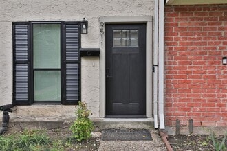 9511 Fondren Rd in Houston, TX - Building Photo - Building Photo