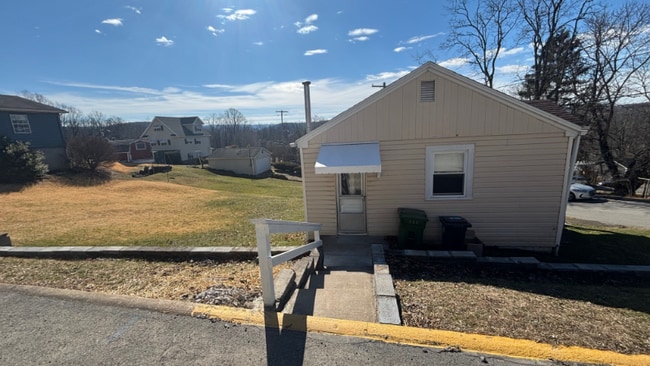 477 Hudson St in Morgantown, WV - Foto de edificio - Building Photo