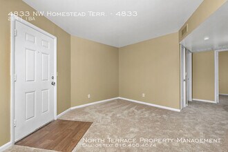 4833 NW Homestead Terrace-Unit -4833 in Riverside, MO - Building Photo - Building Photo