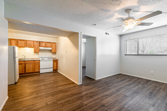 Valleyview Apartments in Valley Center, KS - Foto de edificio - Interior Photo