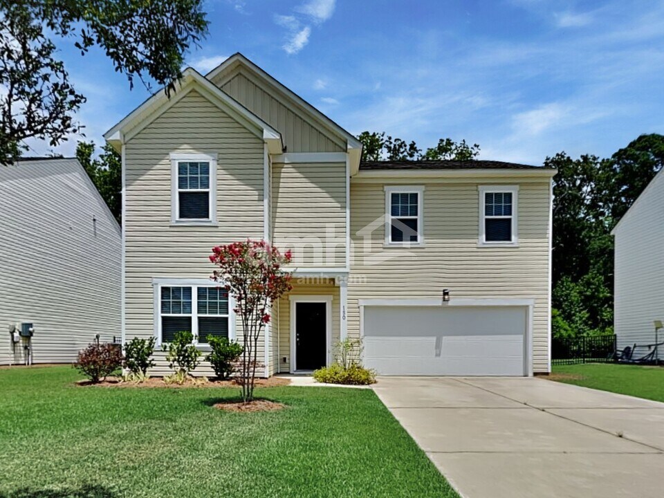 150 Orion Way in Moncks Corner, SC - Building Photo