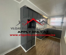 1114 Pine St-Unit -Lower Apt-Unit 1 in Michigan City, IN - Building Photo - Building Photo