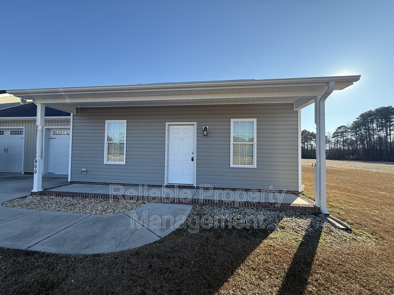 800 Phillips Rd in Selma, NC - Building Photo