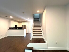 3105 NW 25th Way in Oakland Park, FL - Foto de edificio - Building Photo