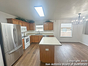 515 Diana Dr in Converse, TX - Building Photo - Building Photo