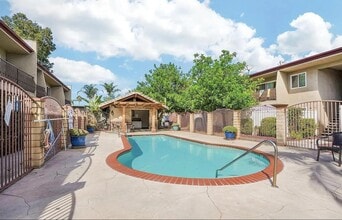 930 Peach Ave in El Cajon, CA - Building Photo - Building Photo