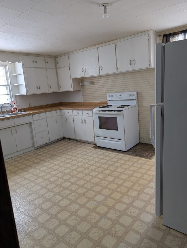 611 4th St SW, Unit 611 in Willmar, MN - Building Photo - Building Photo