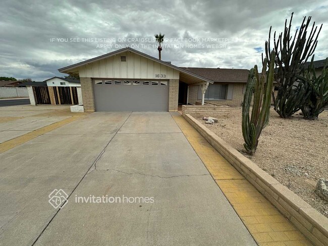 property at 1633 E Fremont Dr