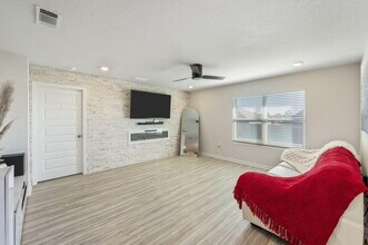 4735 Airmen Dr in Crestview, FL - Building Photo - Building Photo