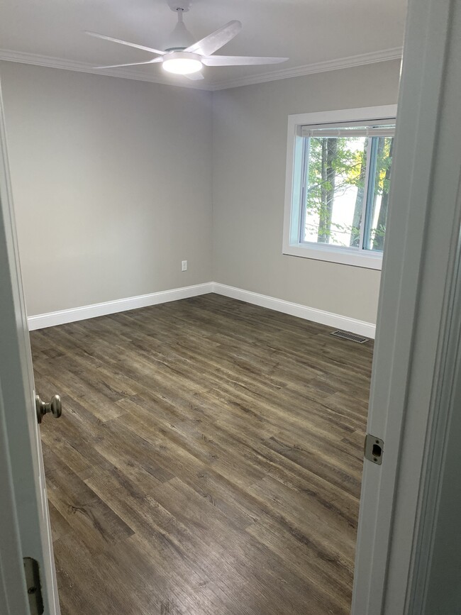 16 Fox Ln in Auburn, NH - Building Photo - Building Photo