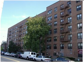 Fiesta Apartments in Brooklyn, NY - Building Photo - Building Photo