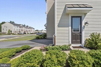 121 Sequoia Dr in Winchester, VA - Building Photo - Building Photo