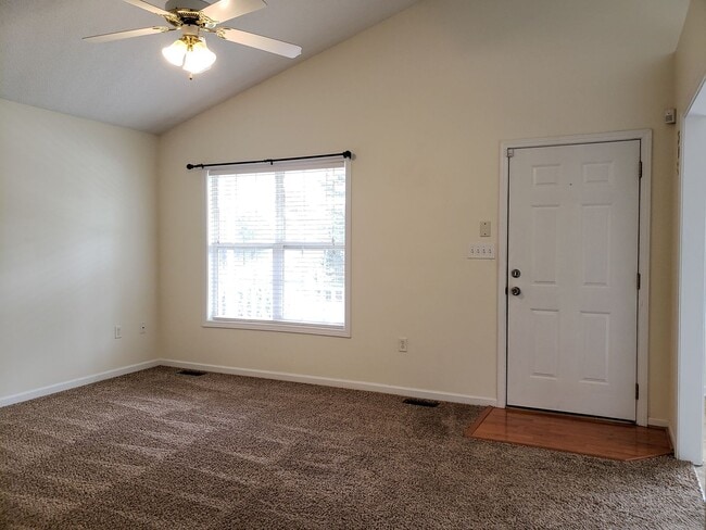 4597 Cherokee Dr in Maiden, NC - Building Photo - Building Photo
