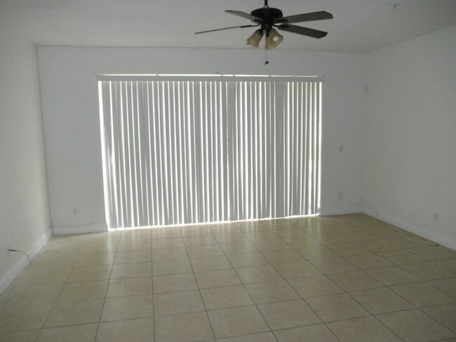 913 Pipers Cay Dr in West Palm Beach, FL - Building Photo - Building Photo
