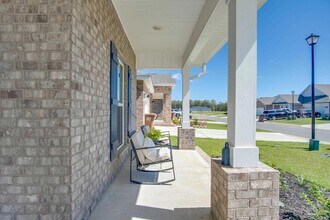 8130 Fir Tree Dr in Milton, FL - Foto de edificio - Building Photo