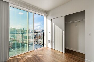 Atrium - Welcome to South Seattle’s Newest Modern Living Experience — Steps From the Light Rail in Seattle, WA - Foto de edificio - Interior Photo