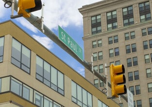 521 St. Paul Apartments in Baltimore, MD - Foto de edificio - Building Photo