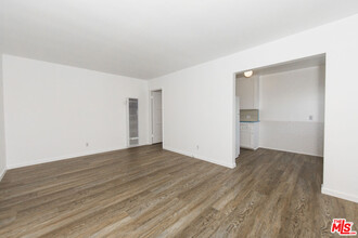 7012 Glasgow Ave in Los Angeles, CA - Building Photo - Building Photo