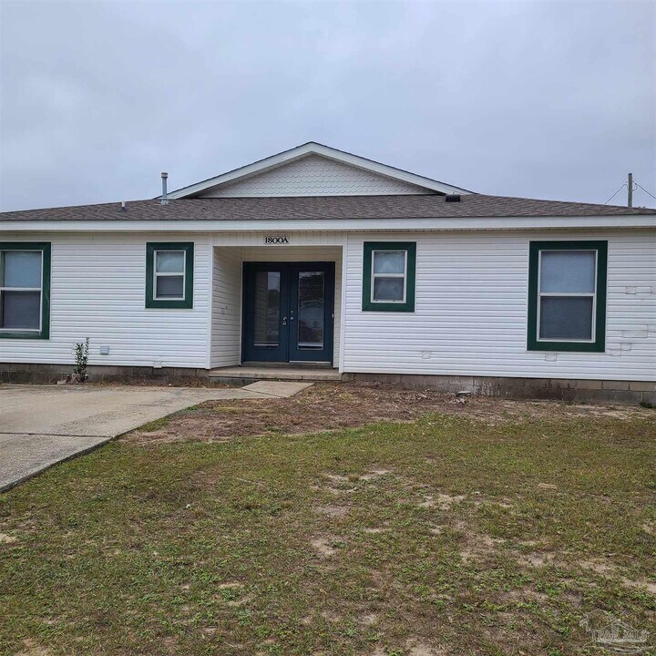 1800 W Belmont St in Pensacola, FL - Building Photo