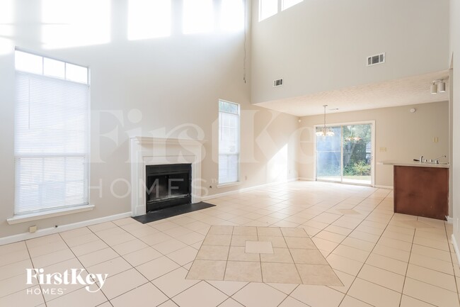 10270 Misty Ridge Dr in Jonesboro, GA - Foto de edificio - Building Photo