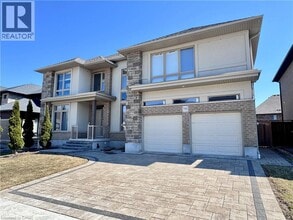 793 Sundrops Ct in Waterloo, ON - Building Photo - Building Photo