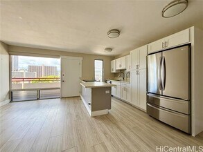 1670 Kalakaua Ave in Honolulu, HI - Building Photo - Building Photo