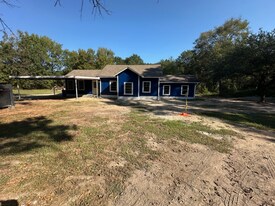 543 Lamb Rd in Gilmer, TX - Building Photo