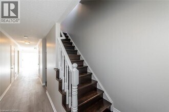 626 Taylor Crescent in Burlington, ON - Building Photo - Building Photo