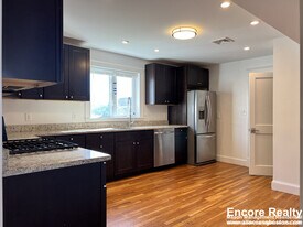28 Clay St, Unit 2 in Cambridge, MA - Building Photo