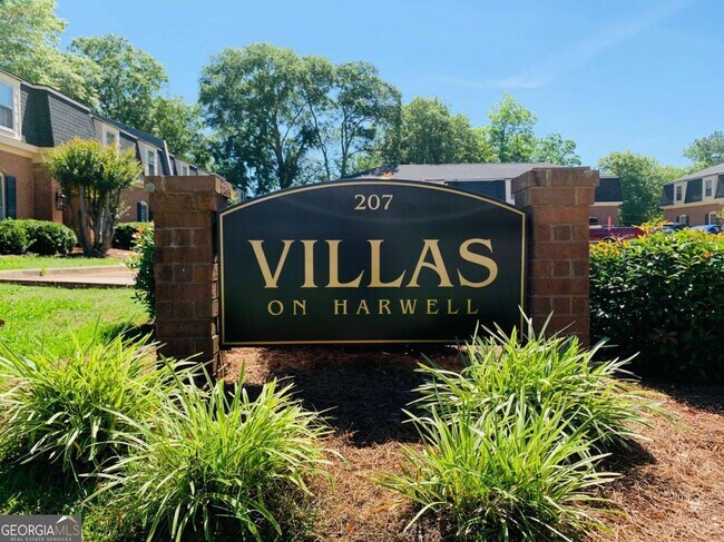 207 Harwell Ave in Lagrange, GA - Foto de edificio - Building Photo