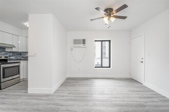 852 SW 1st St in Miami, FL - Building Photo - Building Photo