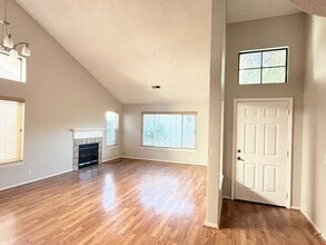 1143 Lerma Ln in Gilroy, CA - Building Photo - Building Photo