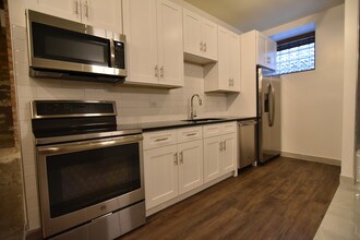 3833 N Broadway-Unit -301 in Chicago, IL - Foto de edificio - Building Photo